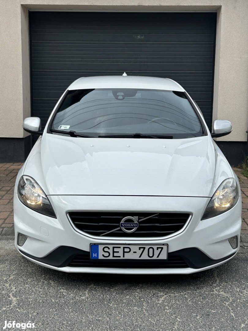 Volvo V40 2.0 D [D3] Momentum R-Design Tökélete...